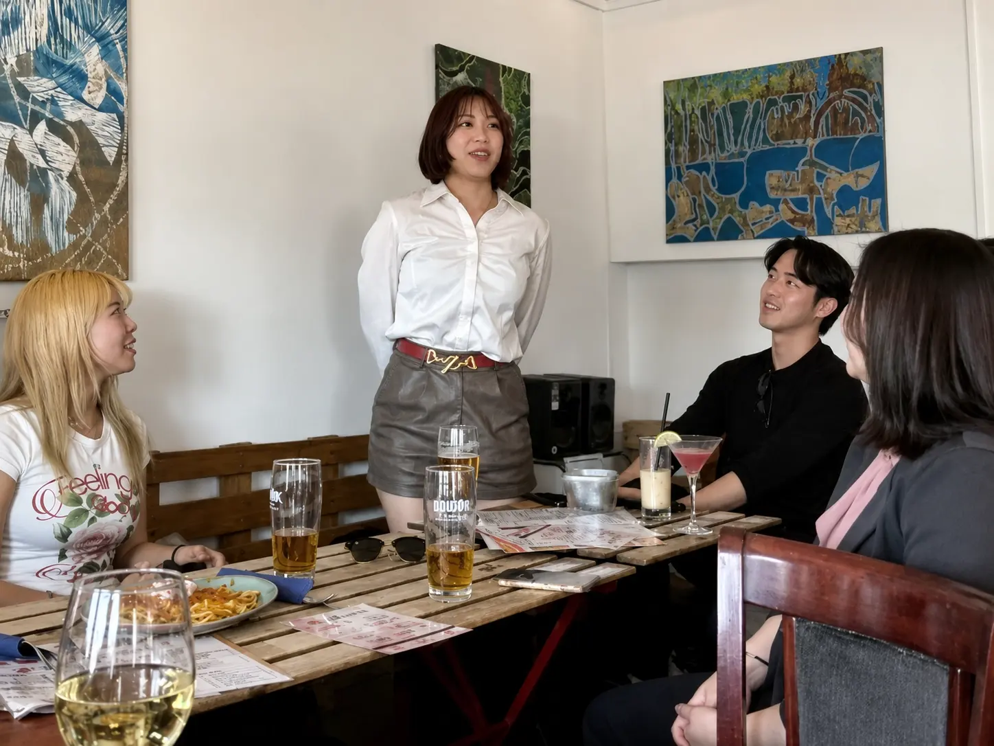 EU Med Familyのメンバーが交流する様子